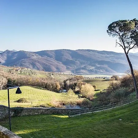 Sleeps 3 Pool Wifi Villa